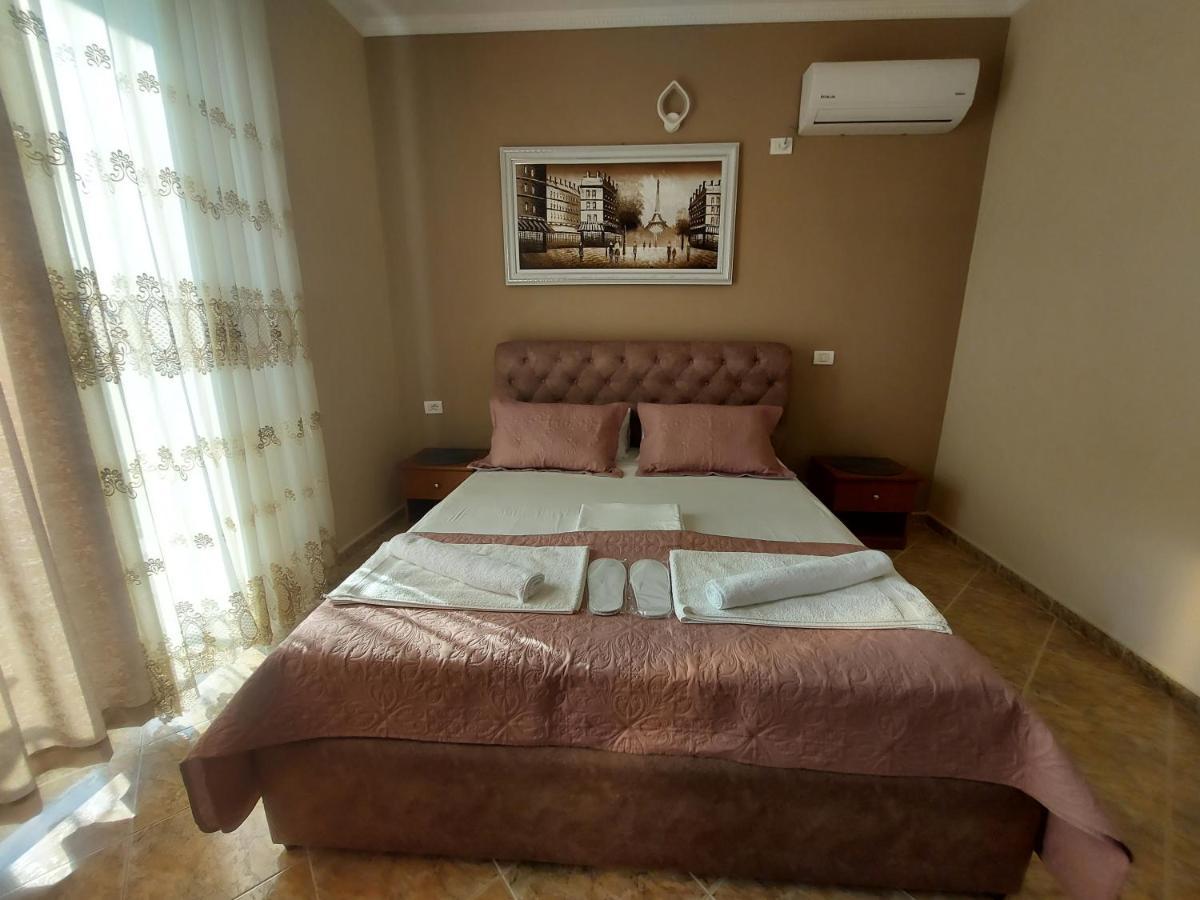 Hotel Fama Shkallnur Екстер'єр фото