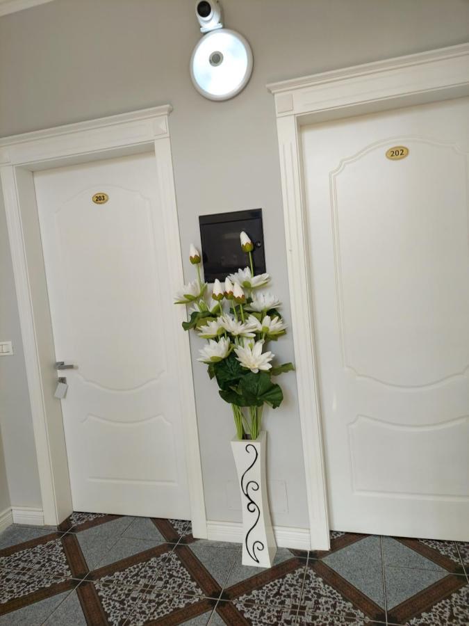Hotel Fama Shkallnur Екстер'єр фото