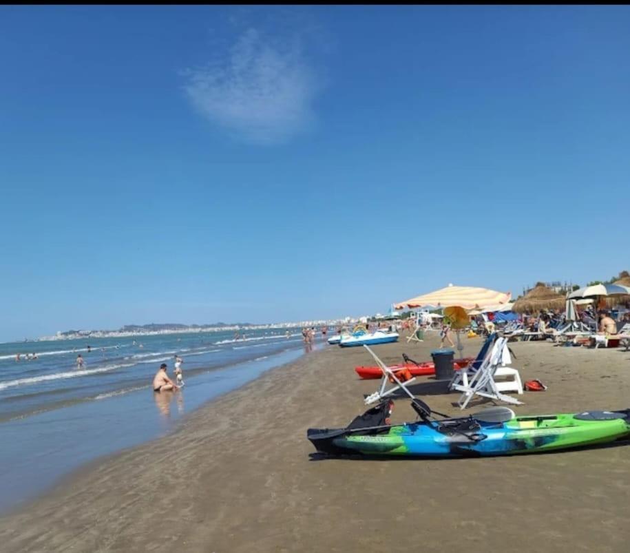 Hotel Fama Shkallnur Екстер'єр фото