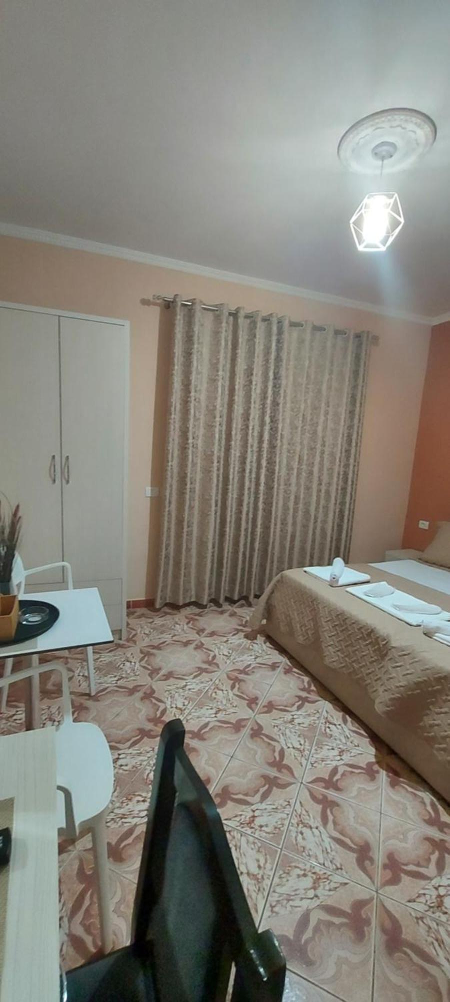 Hotel Fama Shkallnur Екстер'єр фото